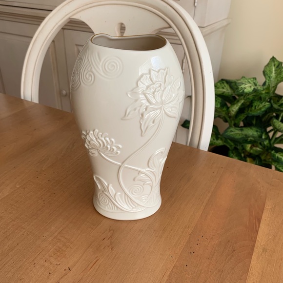 Lenox Ivory Porcelain Floral Vase - Picture 2 of 4